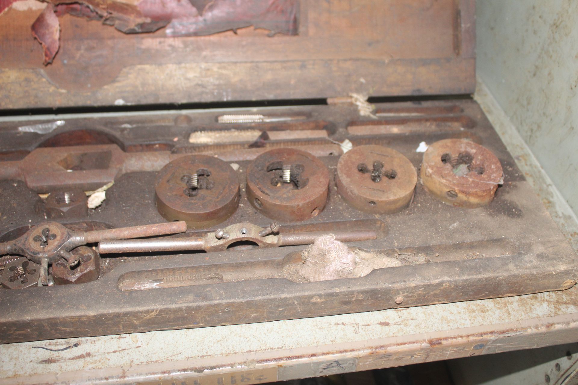 Cased tap and die set. V - Image 3 of 3