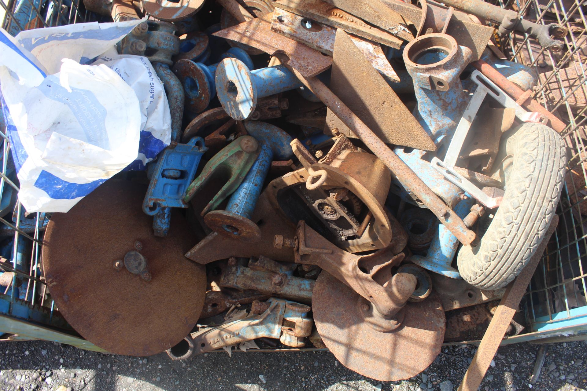 Stillage of NOS Ransomes sundry parts. (5) - Image 2 of 3
