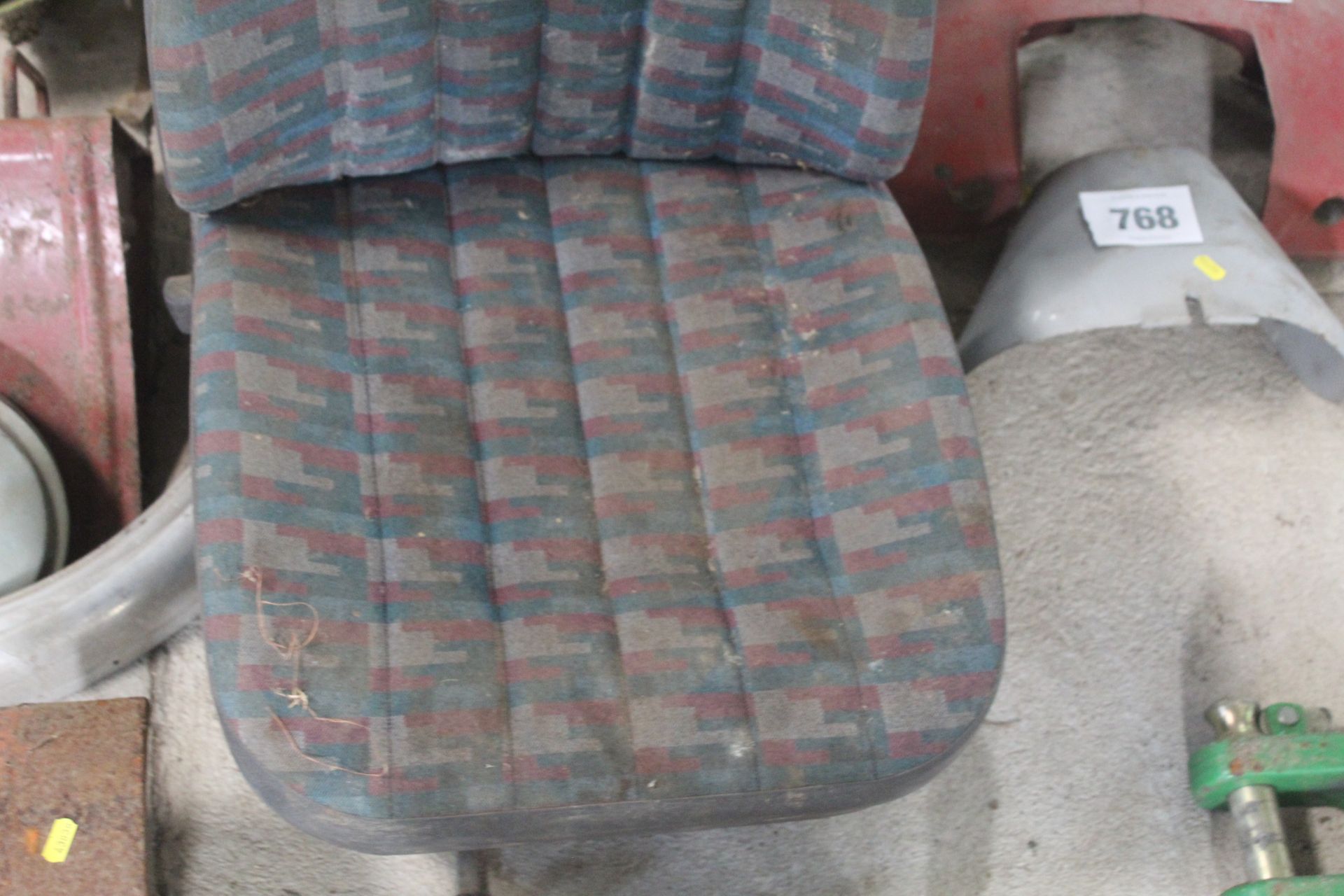 Tractor seat. - Image 3 of 4