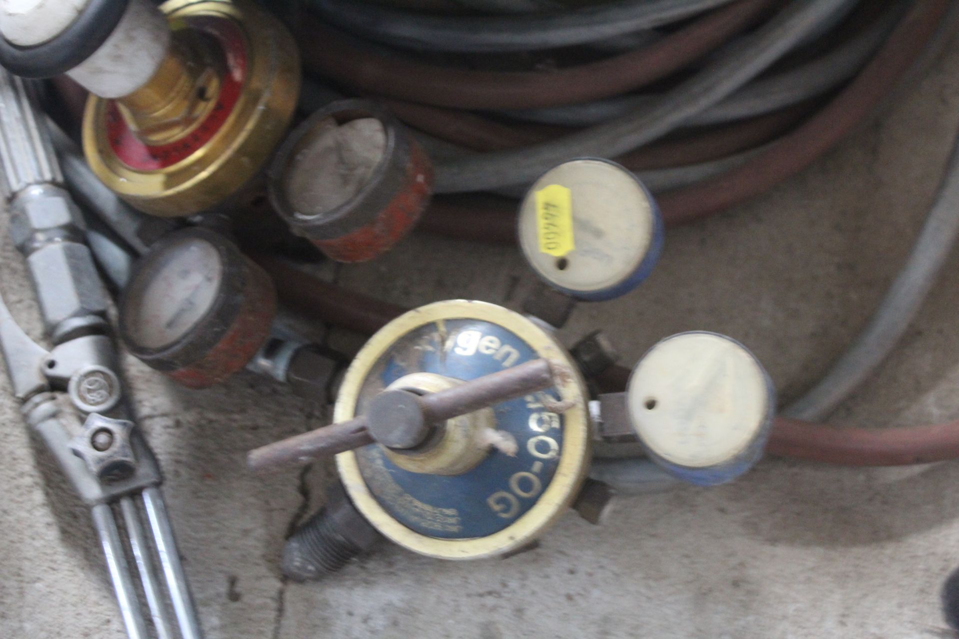 Gas regulators, hoses, welding mask. - Image 2 of 3