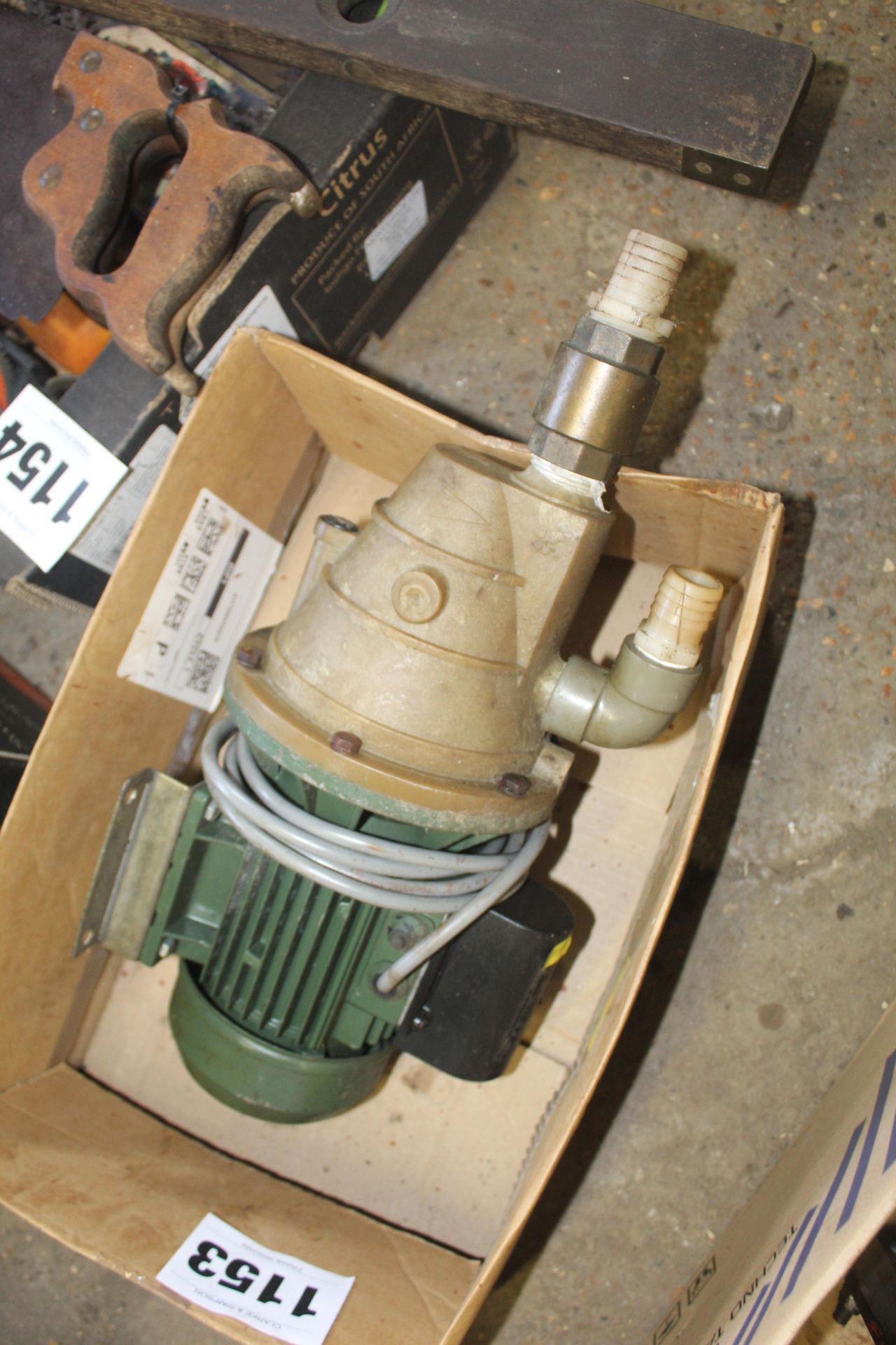 240v small water pump. V - Image 2 of 3