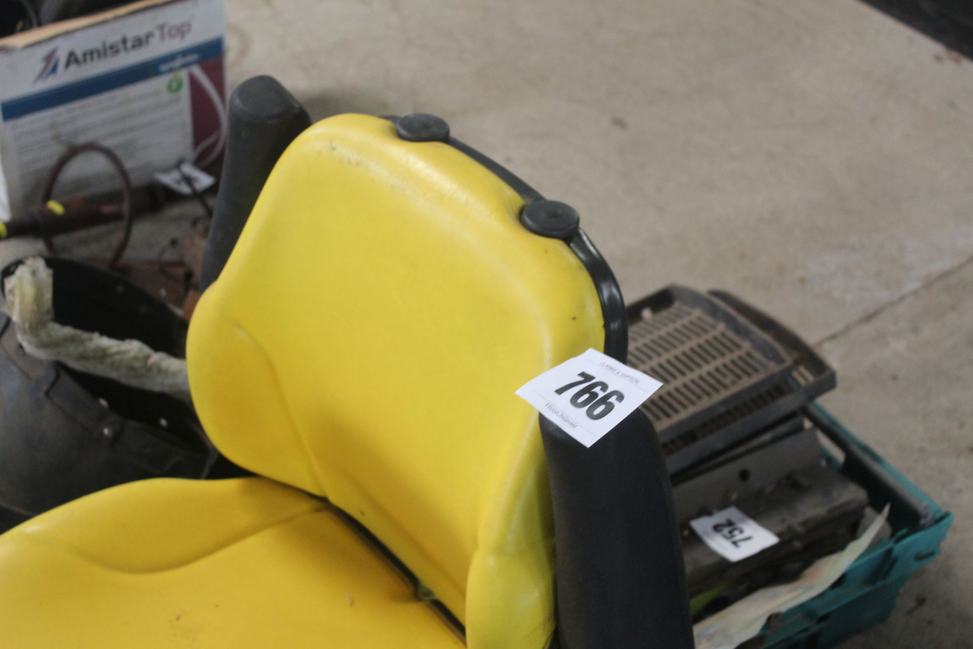 John Deere seat. V - Image 2 of 6