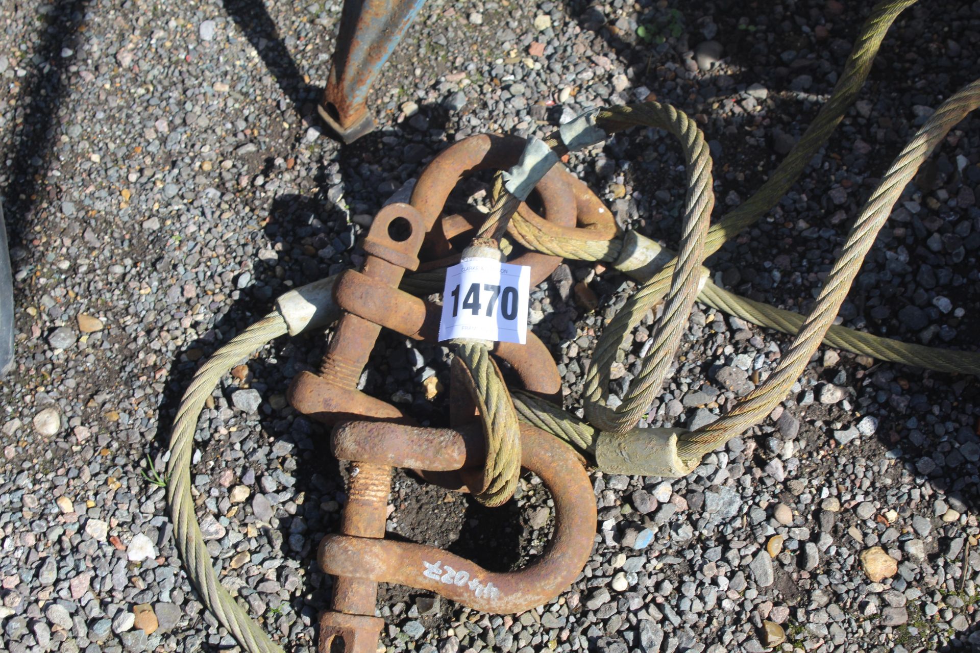 Wire rope and large shackles. V - Image 2 of 2
