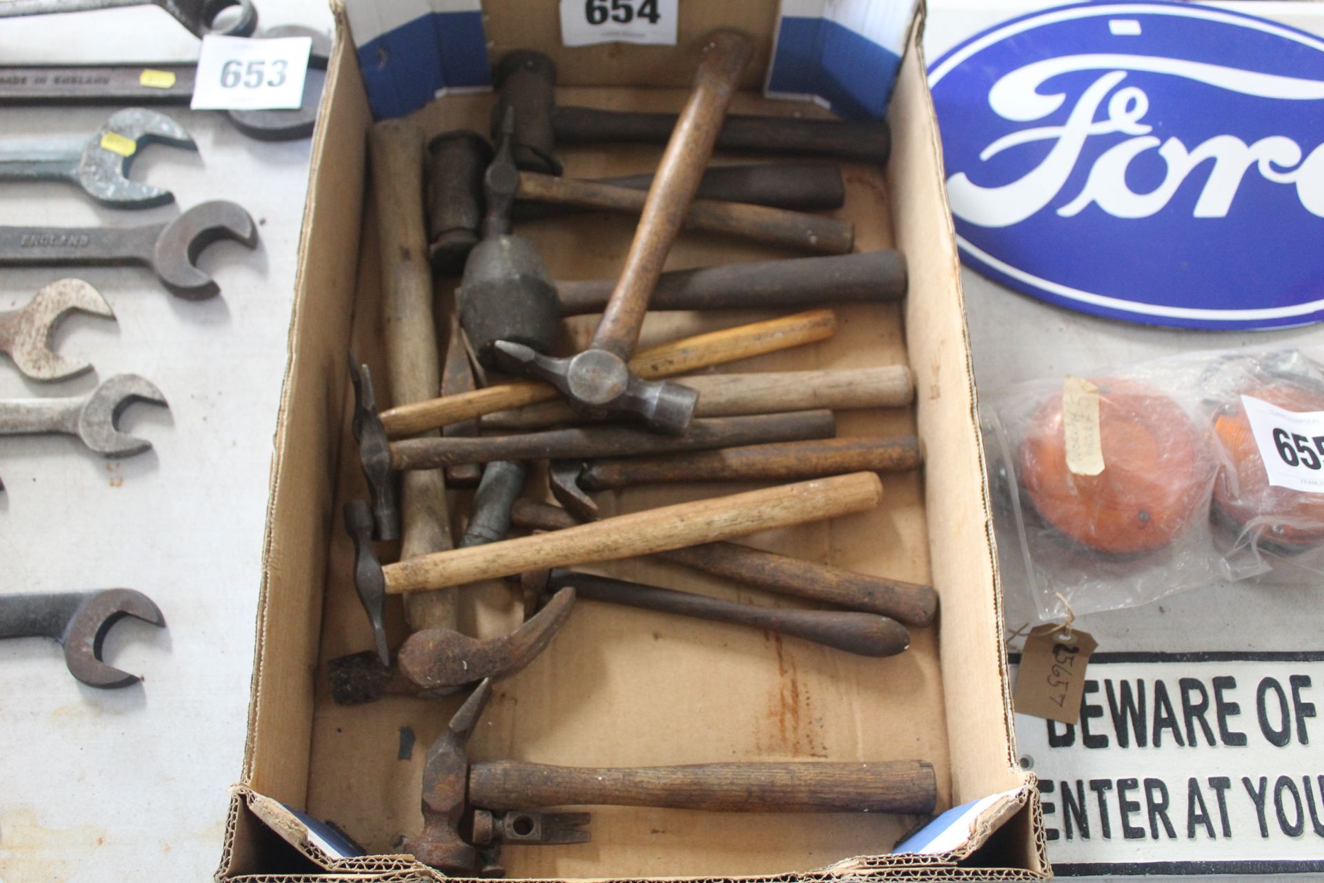 Quantity of hammers.