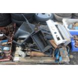 Large quantity of Ford 7810 SQ parts. V
