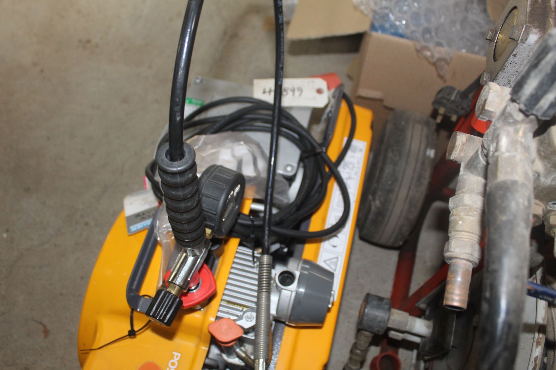 Bauer high pressure compressor for charging diving bottles. 300 bar. 240V. Pump has suffered water - Bild 6 aus 6