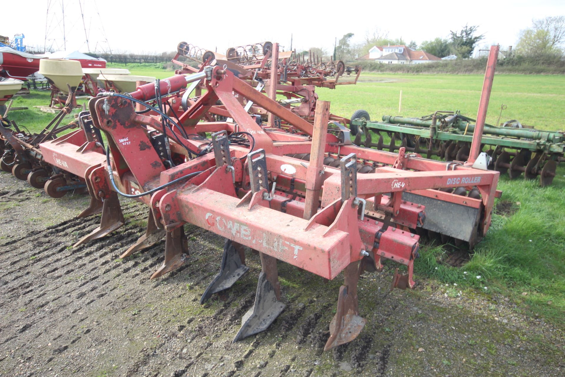 HeVa 3.5m Combi-Lift 7 lege subsoiler. Coupled to HeVa Disc Roller. Comprising two rows of discs and