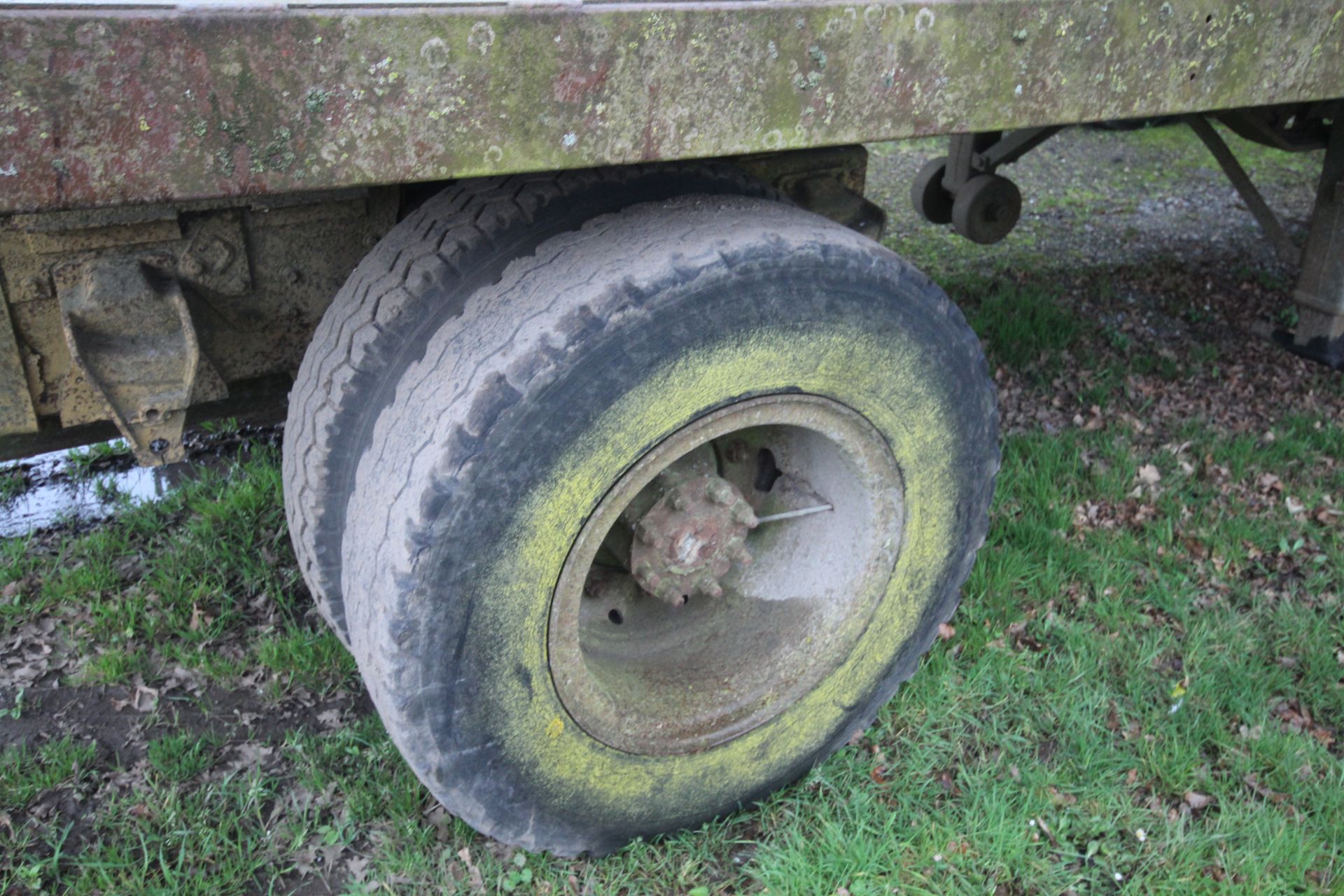 40ft twin axle straw trailer. With dolly and metal floor. V - Image 6 of 42