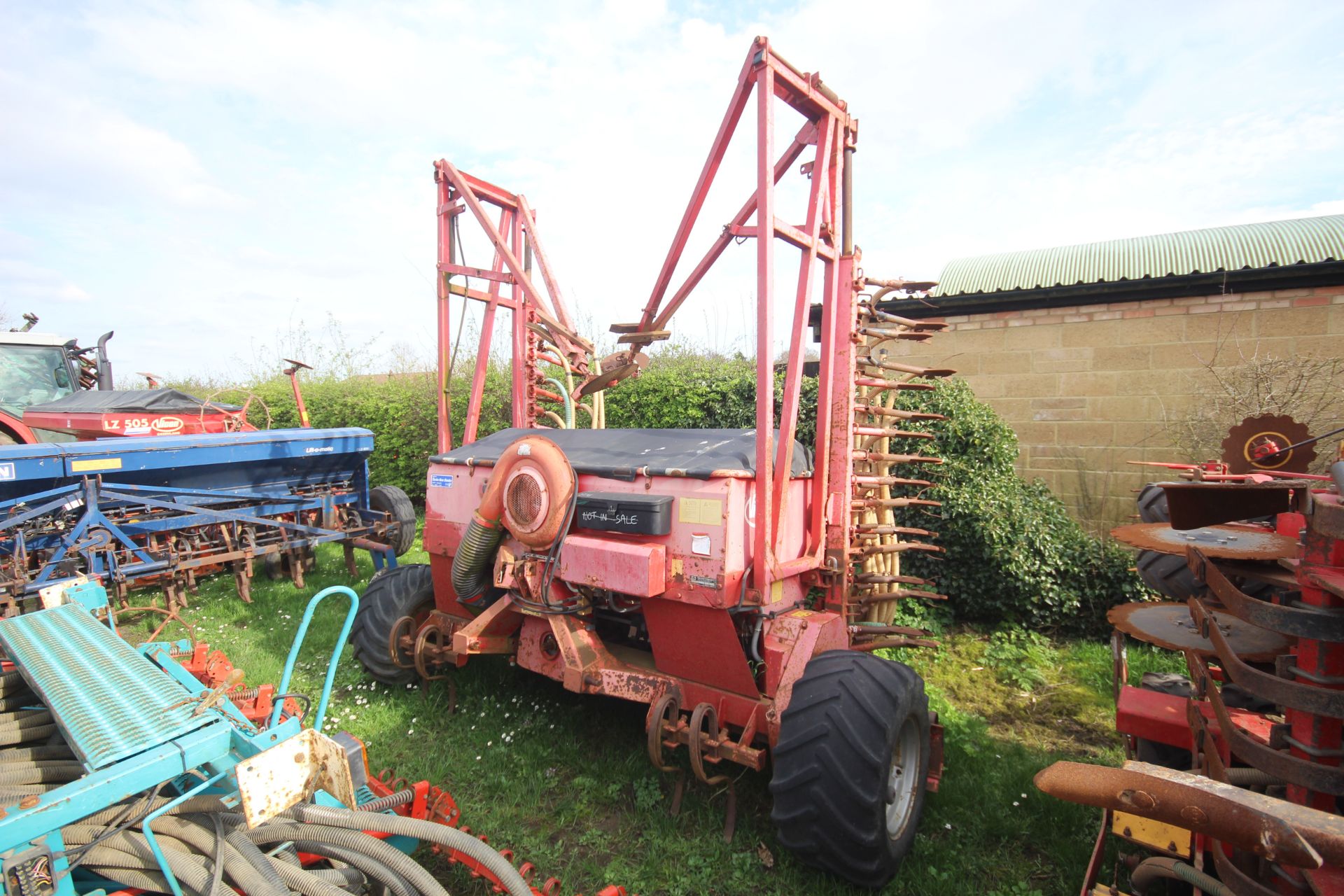 Massey Ferguson/ Vicon LZ510 hydraulic folding Suffolk coulter drill.