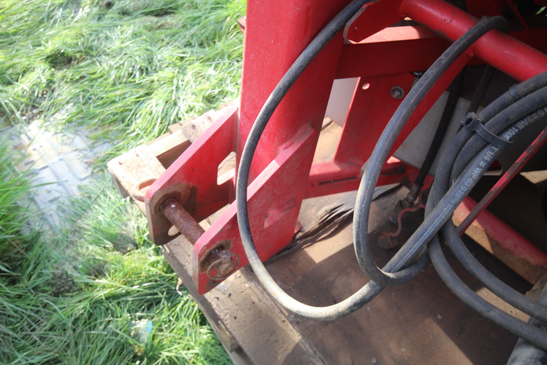 Tulip Centreliner SX 24m twin disc fertiliser spreader. 2004. From a local Deceased estate. Manual - Image 4 of 21