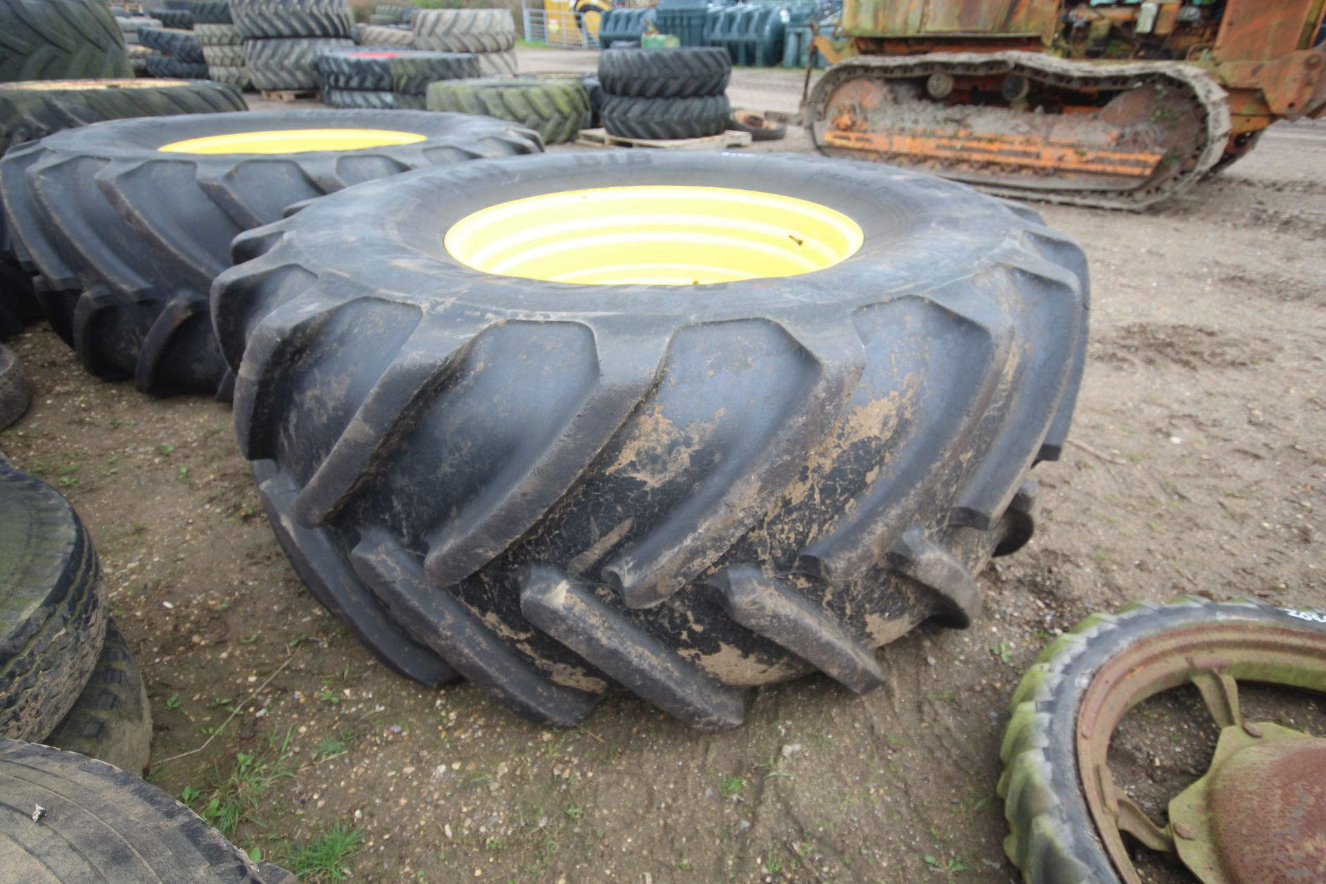Pair of 800-70R38 wheels and tyres @ 90%. On John Deere 10-stud centres. Ex-6215. V - Image 3 of 12
