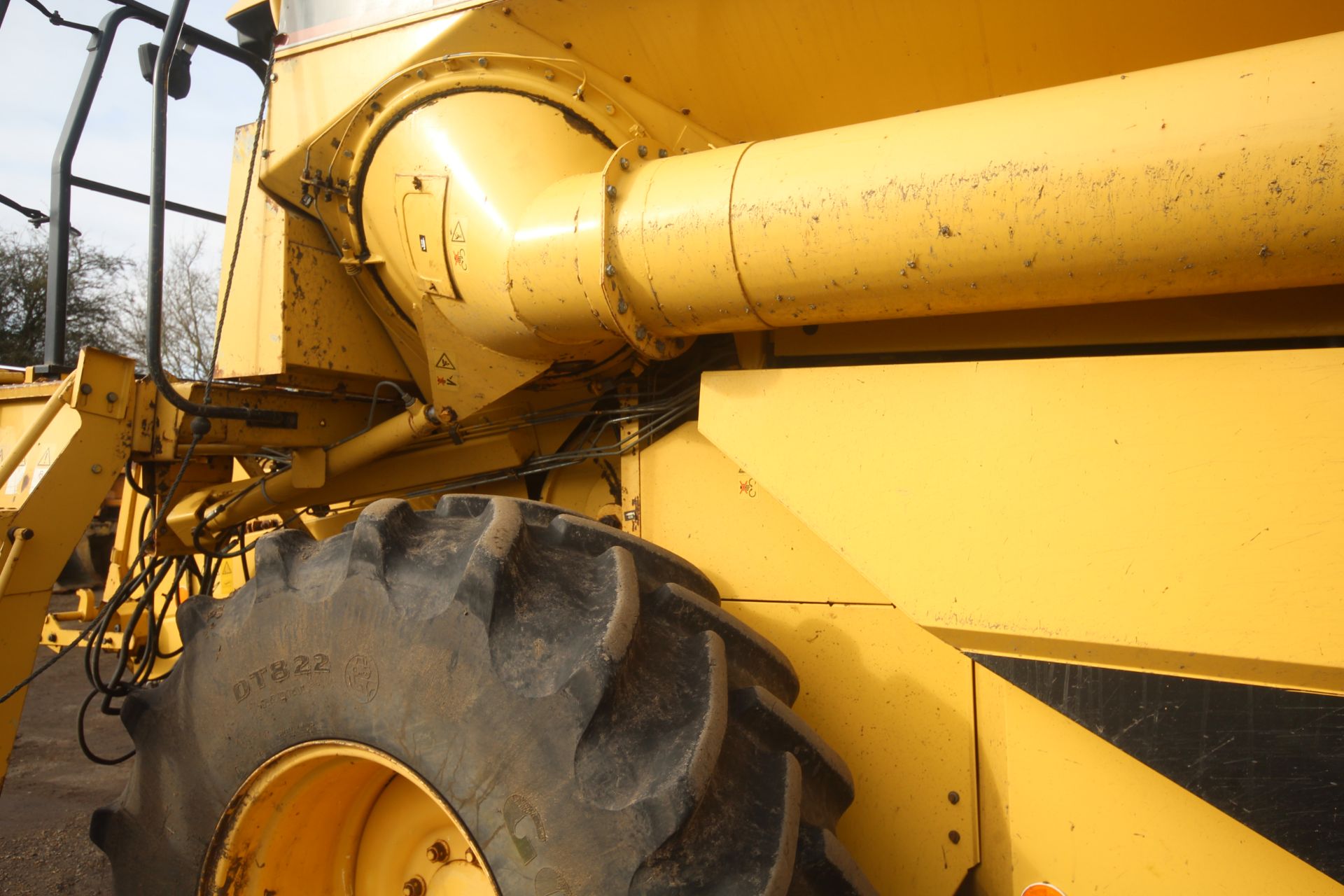 New Holland TX65 5 straw walker combine harvester. Registration N887 SKS. Date of first registration - Image 35 of 163