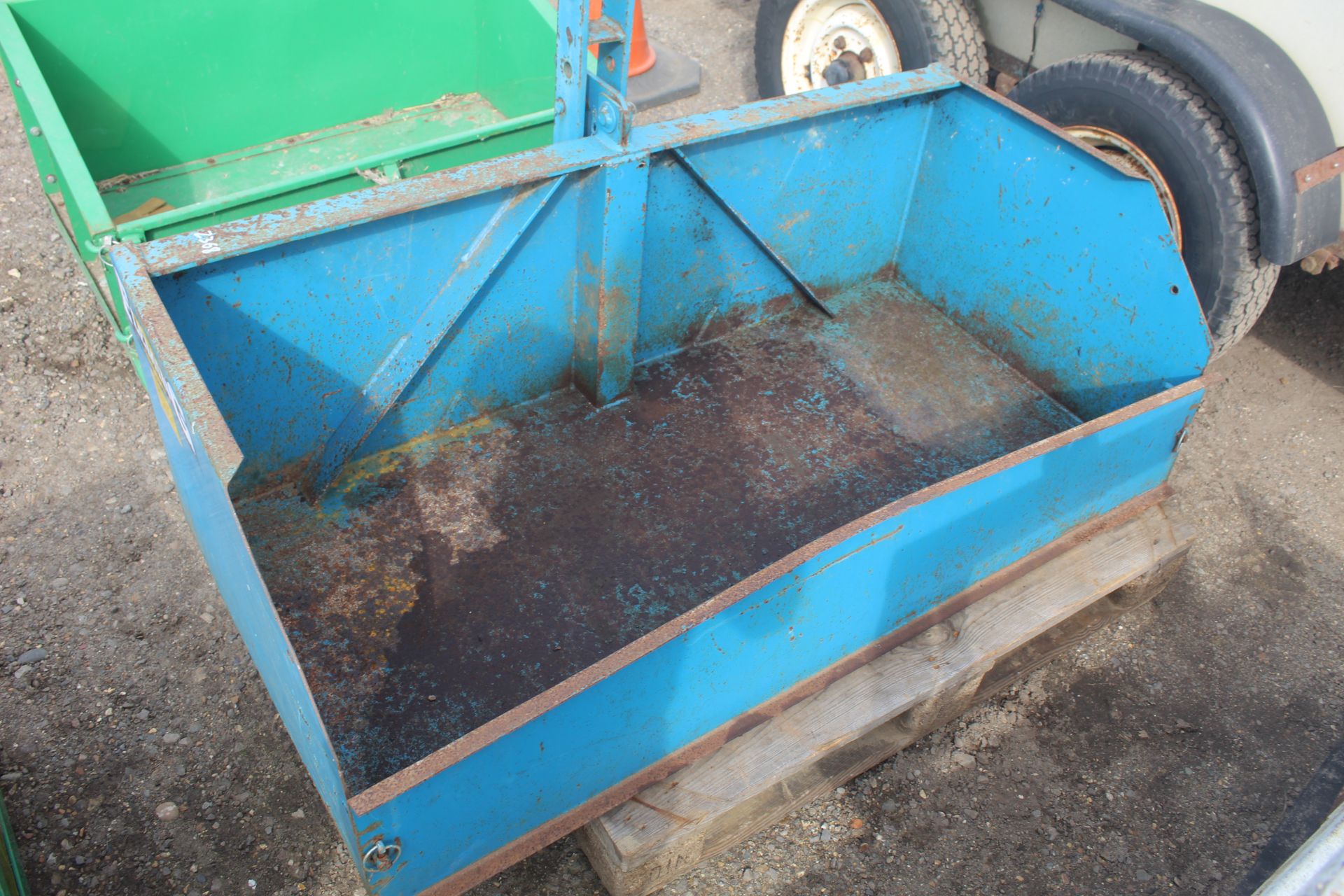 Fleming tipping transport box. V - Image 6 of 11