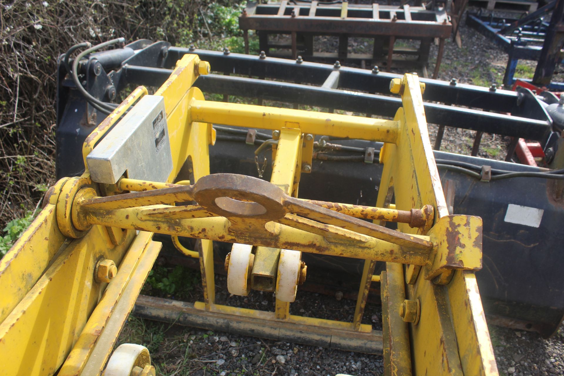 Block grab for loader. For sale on behalf of the Directors, pending liquidation. V - Image 7 of 11