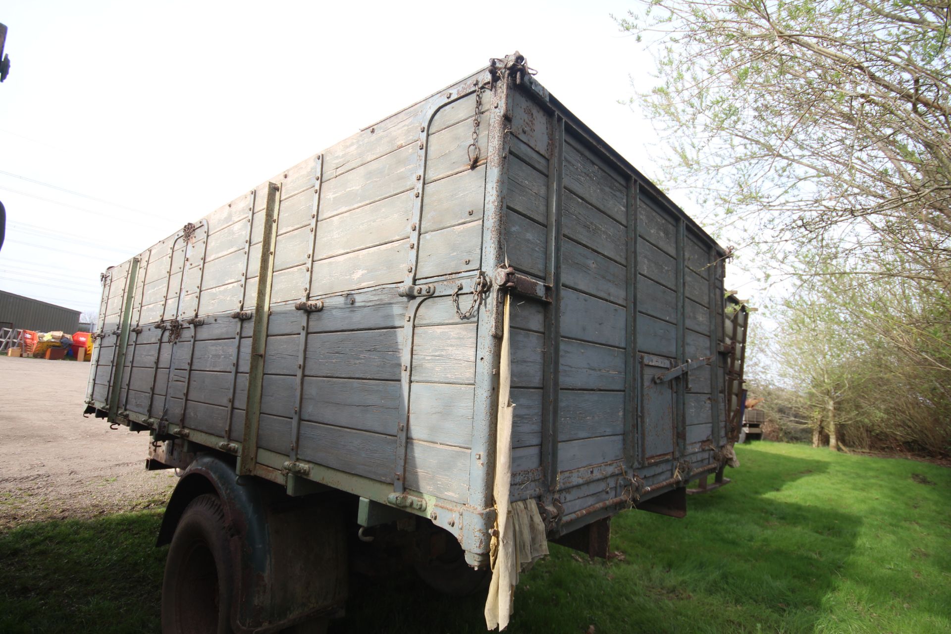 10T single axle lorry conversion wooden sided tipping trailer. - Image 14 of 25