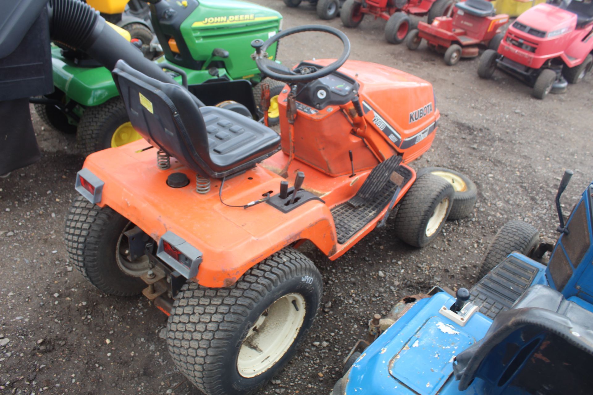 Kubota G1600 diesel hydrostatic garden tractor. Key held. - Bild 3 aus 20