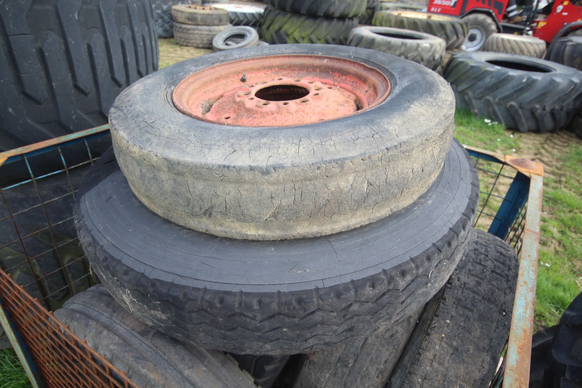 Various wheels and tyres. (4) - Image 3 of 5