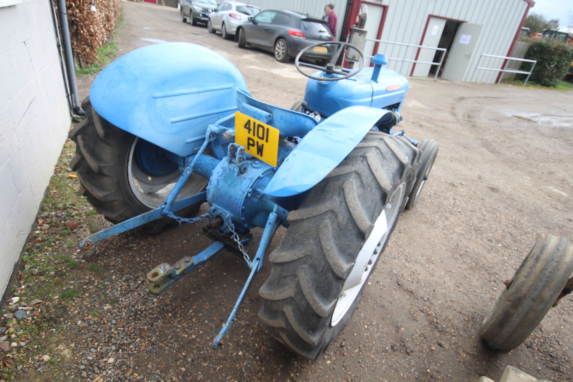 Fordson Dexta 2WD tractor. Registration 4101 PW. Date of first registration 02/02/1962. Key, V5 - Image 3 of 51