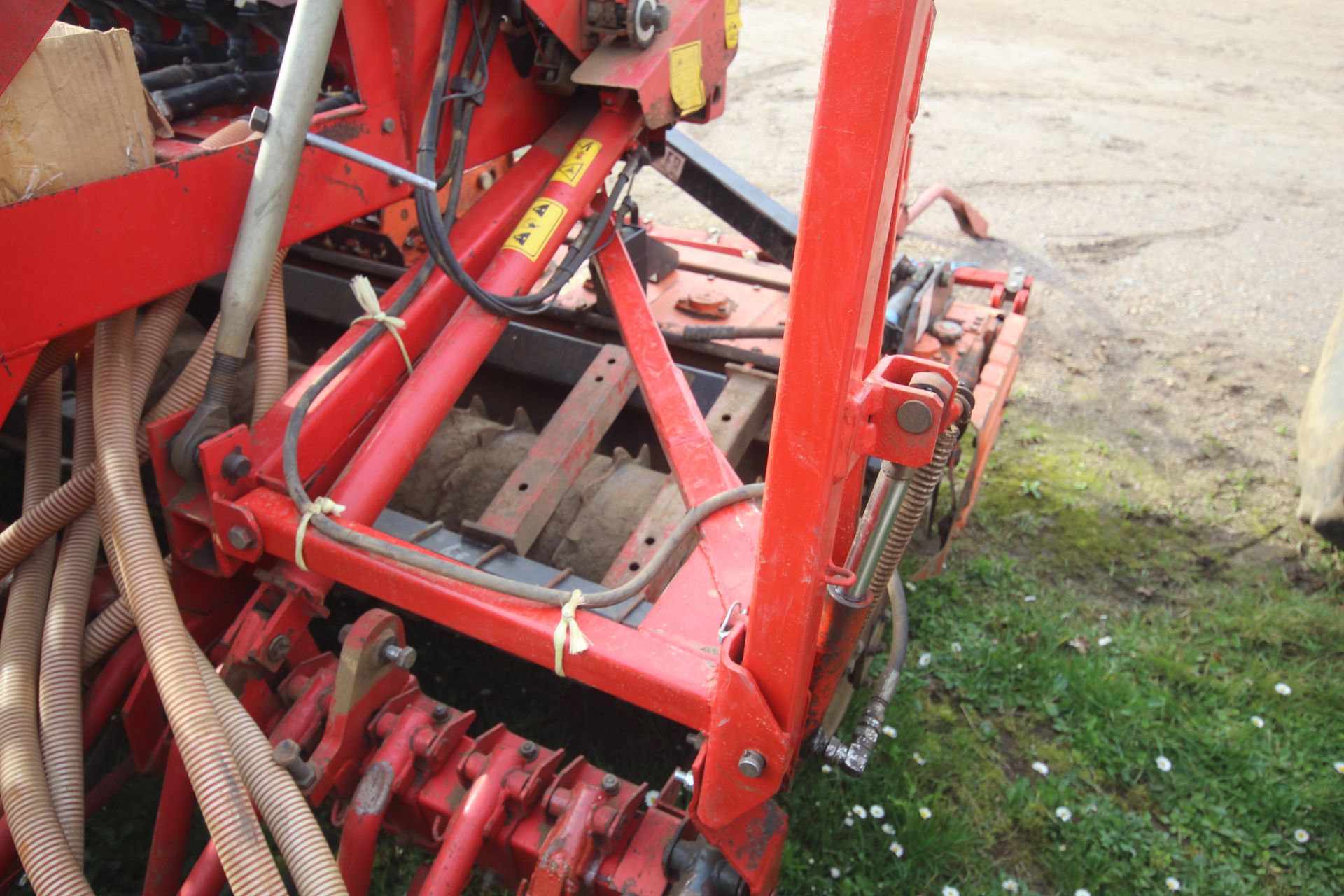 Maschio 4m power harrow. With packer. Piggybacked with Vicon LZ505 Suffolk coulter drill. 1995. With - Image 41 of 52