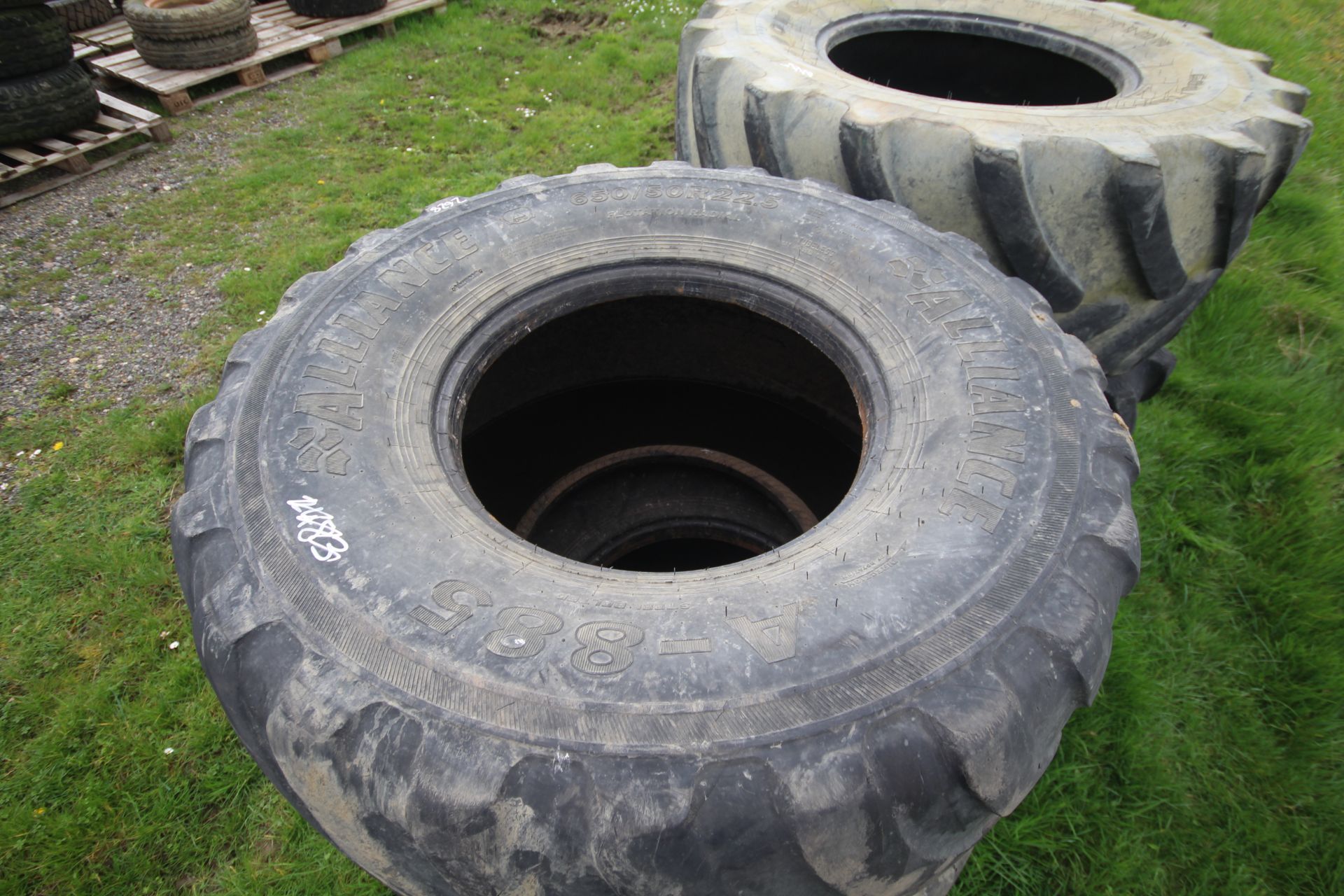 2x 650/50R22.5 trailer tyres. V - Image 3 of 4