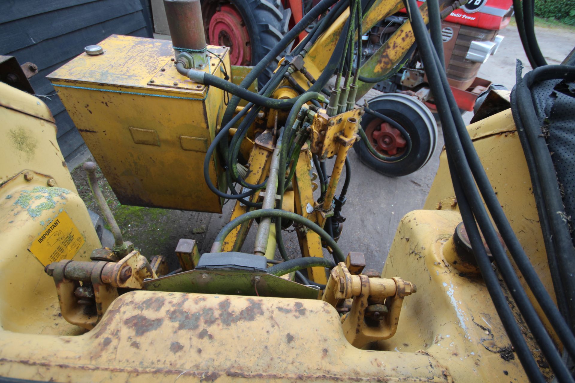 International 248 2WD tractor. Registration SPV 499W. Date of first registration 01/06/1981. Showing - Image 70 of 73