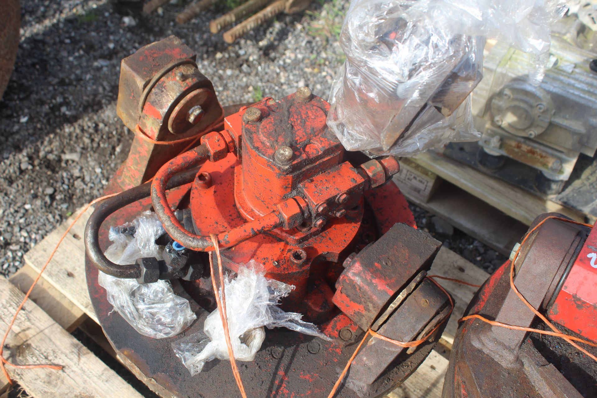 Pair of Grimme Hydraulic wheel motors. V - Image 5 of 7