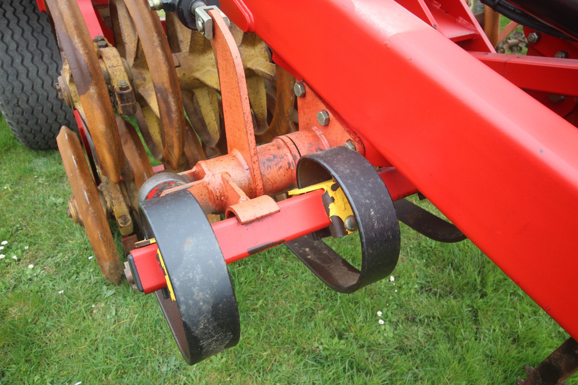 Vaderstad 4.5m Rexius Twin 450. With sprung legs, levelling paddles and double cast iron rings. - Image 8 of 48