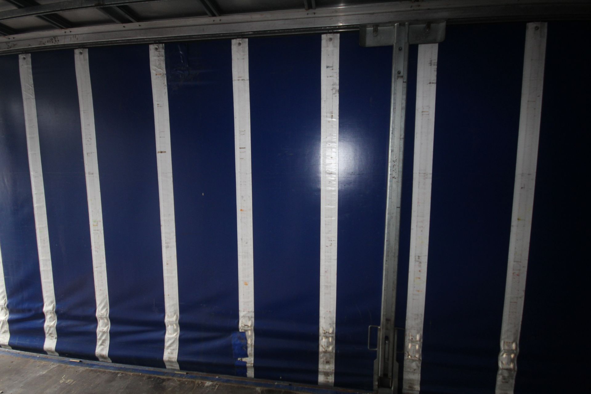 **CATALOGUE CHANGE** Montracon 39T 13.7m tri-axle curtain-side trailer. Registration C224538. Date - Image 73 of 74