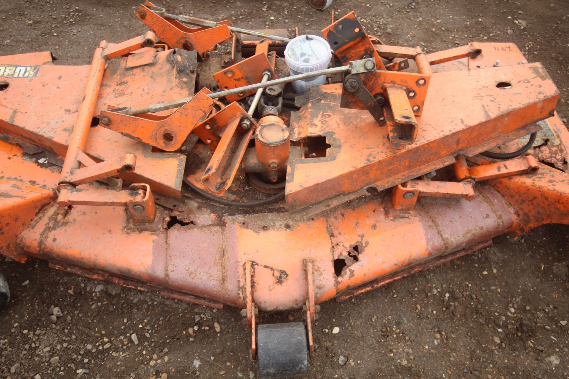 Kubota 7100 5ft mid mounted mower deck and brackets. - Image 3 of 7