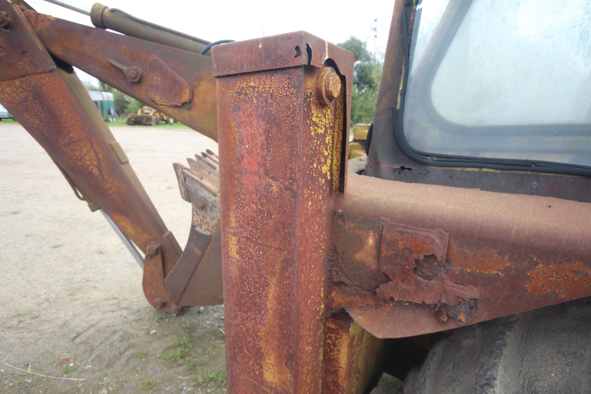 JCB 3C II 2WD backhoe loader. Registration Q106 EPV. With two rear buckets. Vendor reports that - Image 30 of 85