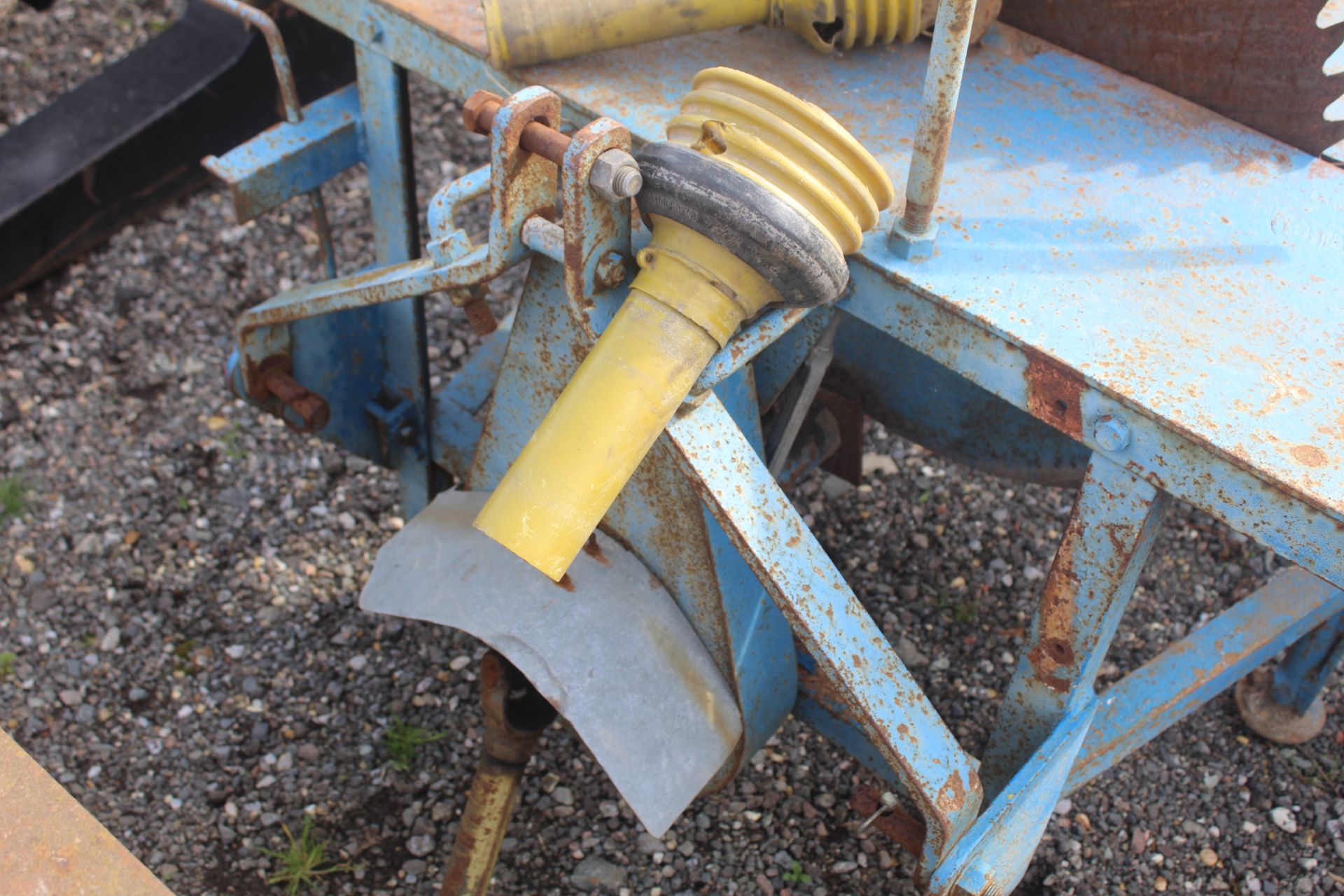Dening PTO driven linkage mounted cast iron saw bench. - Bild 2 aus 10