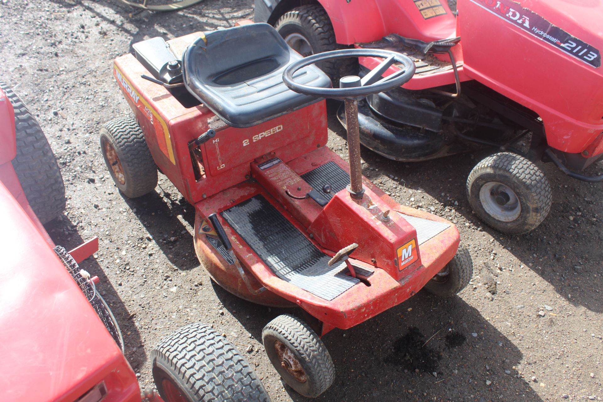 Murray 6/25 ride-on mower. Serial number 041202. V