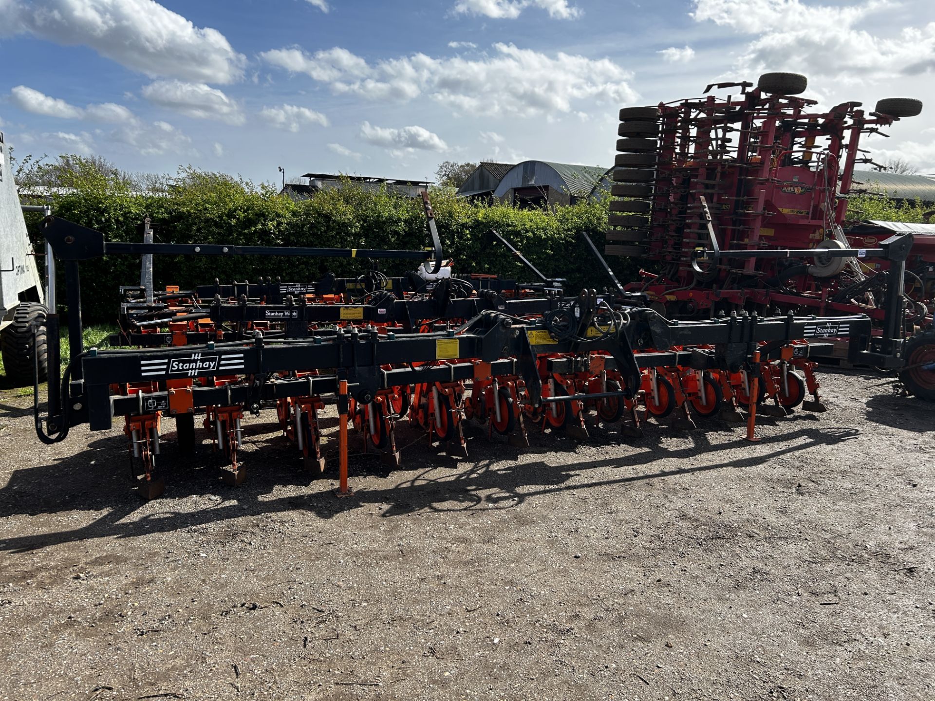 Stanhay Rallye 592 hdraulic folding 12 row beet drill. With bout markers. V