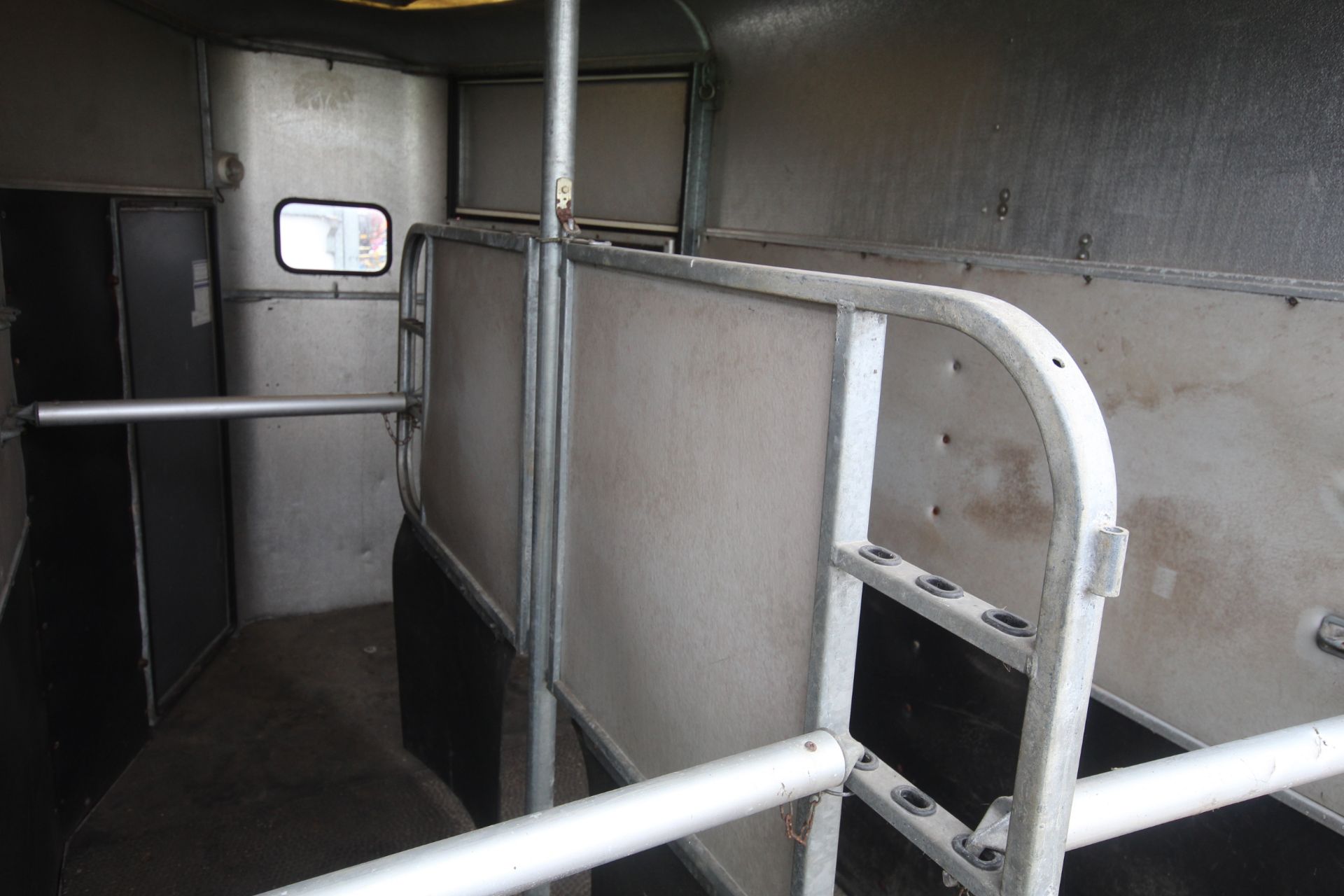 Ifor Williams 505 two horse twin axle horsebox. Recent new floor fitted by main dealer. - Image 28 of 44
