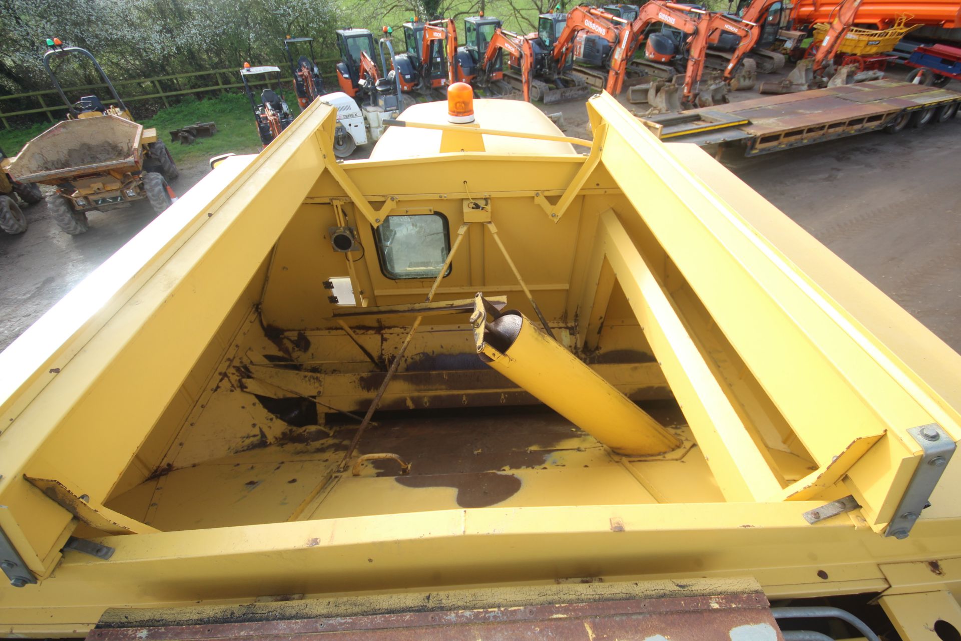 New Holland TX65 5 straw walker combine harvester. Registration N887 SKS. Date of first registration - Image 82 of 163