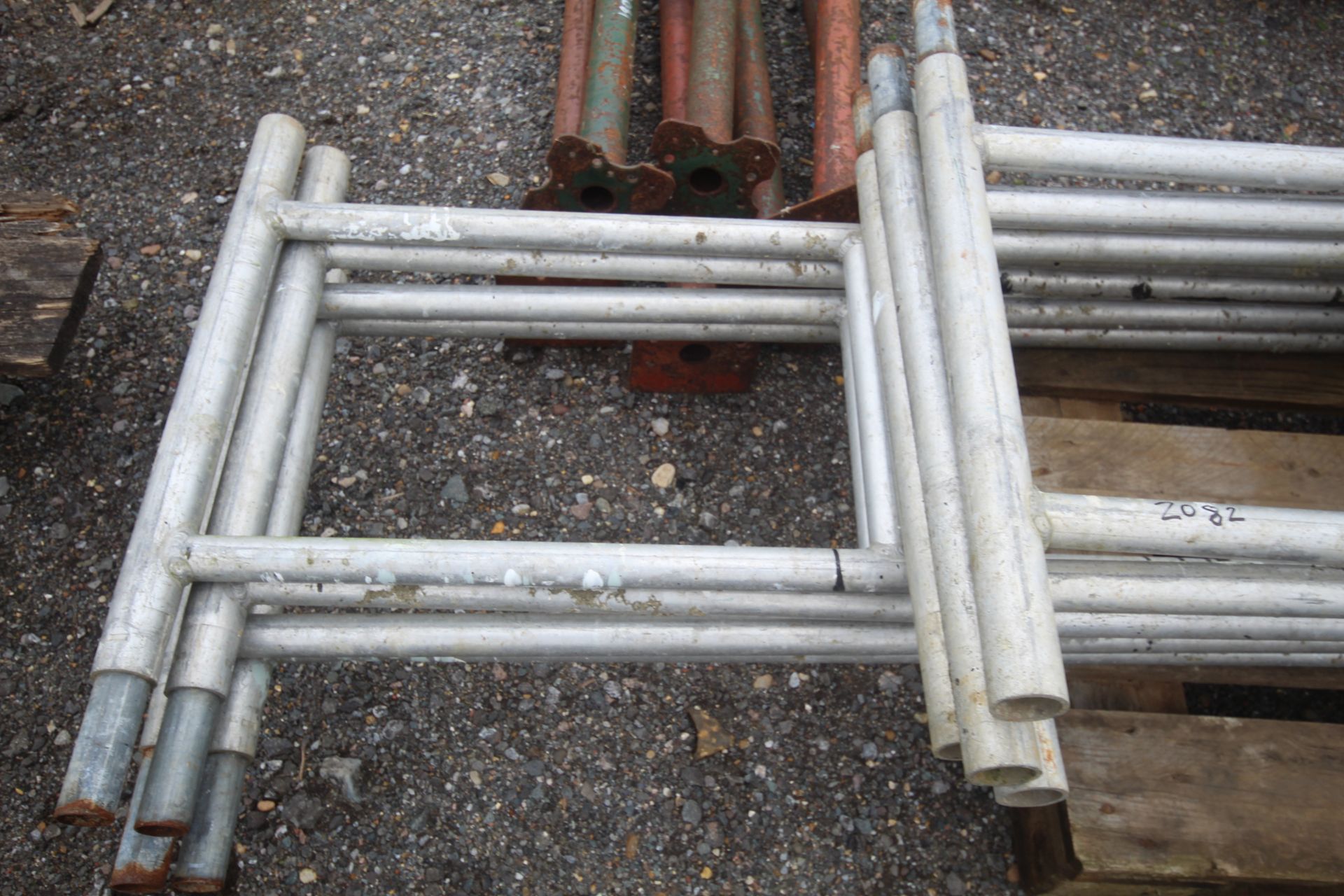 Quantity of tower scaffold. - Image 2 of 3