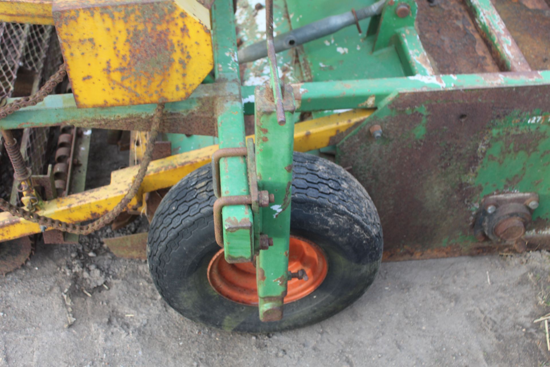 Jones Engineering bed tiller. With crumbler and seedbox. V - Image 21 of 24