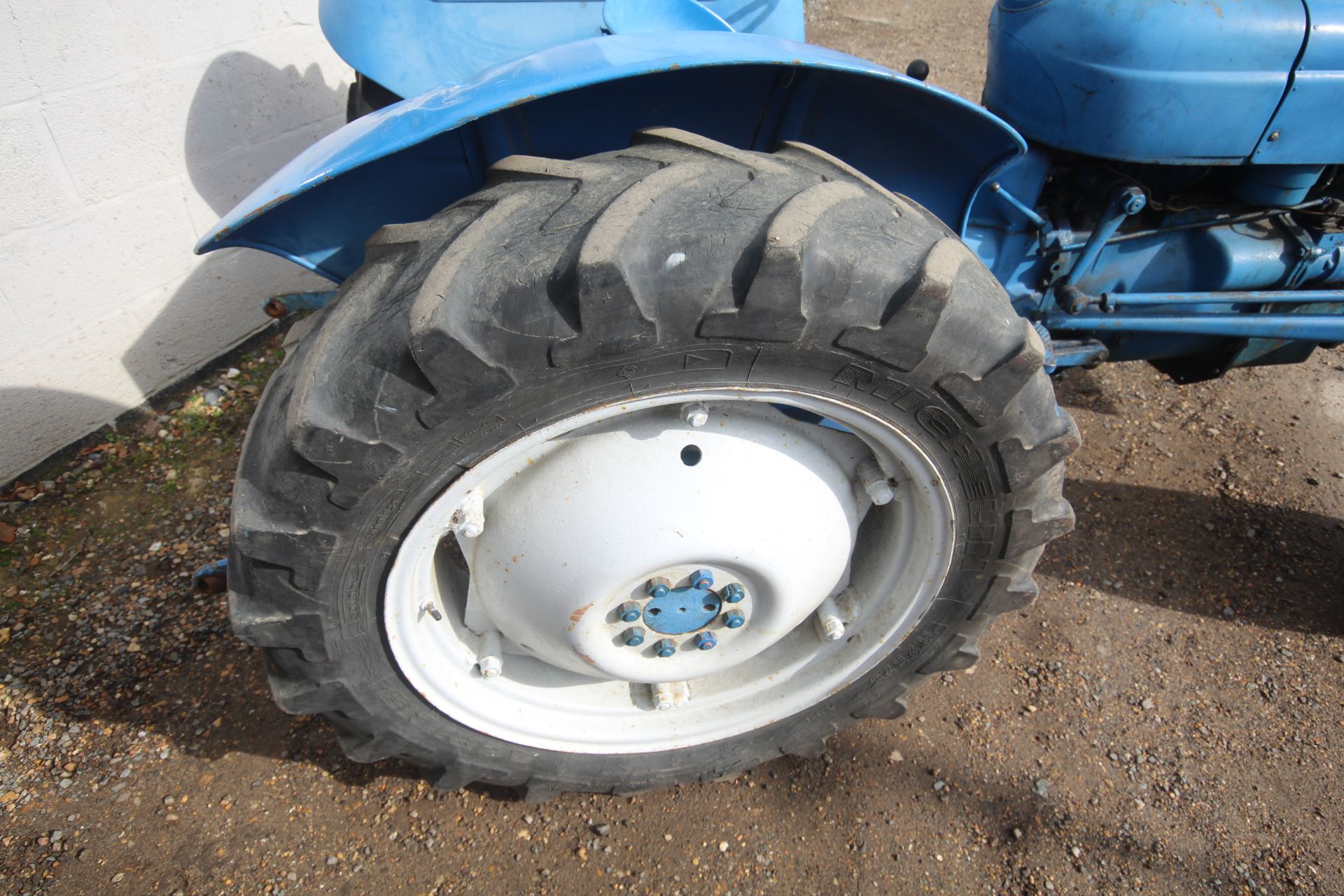 Fordson Dexta 2WD tractor. Registration 4101 PW. Date of first registration 02/02/1962. Key, V5 - Image 27 of 51