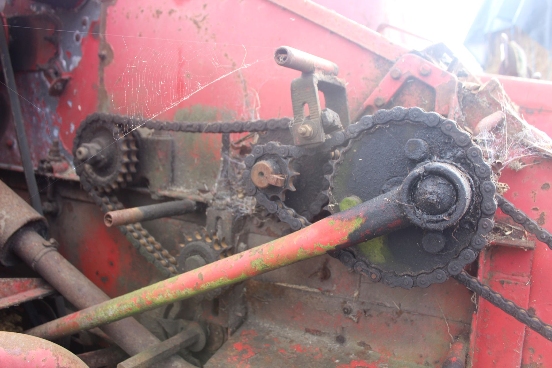 Massey Ferguson 788 8ft cut combine. Registration EBJ 851C (no paperwork). 12.4/11-28 front wheels - Image 47 of 53