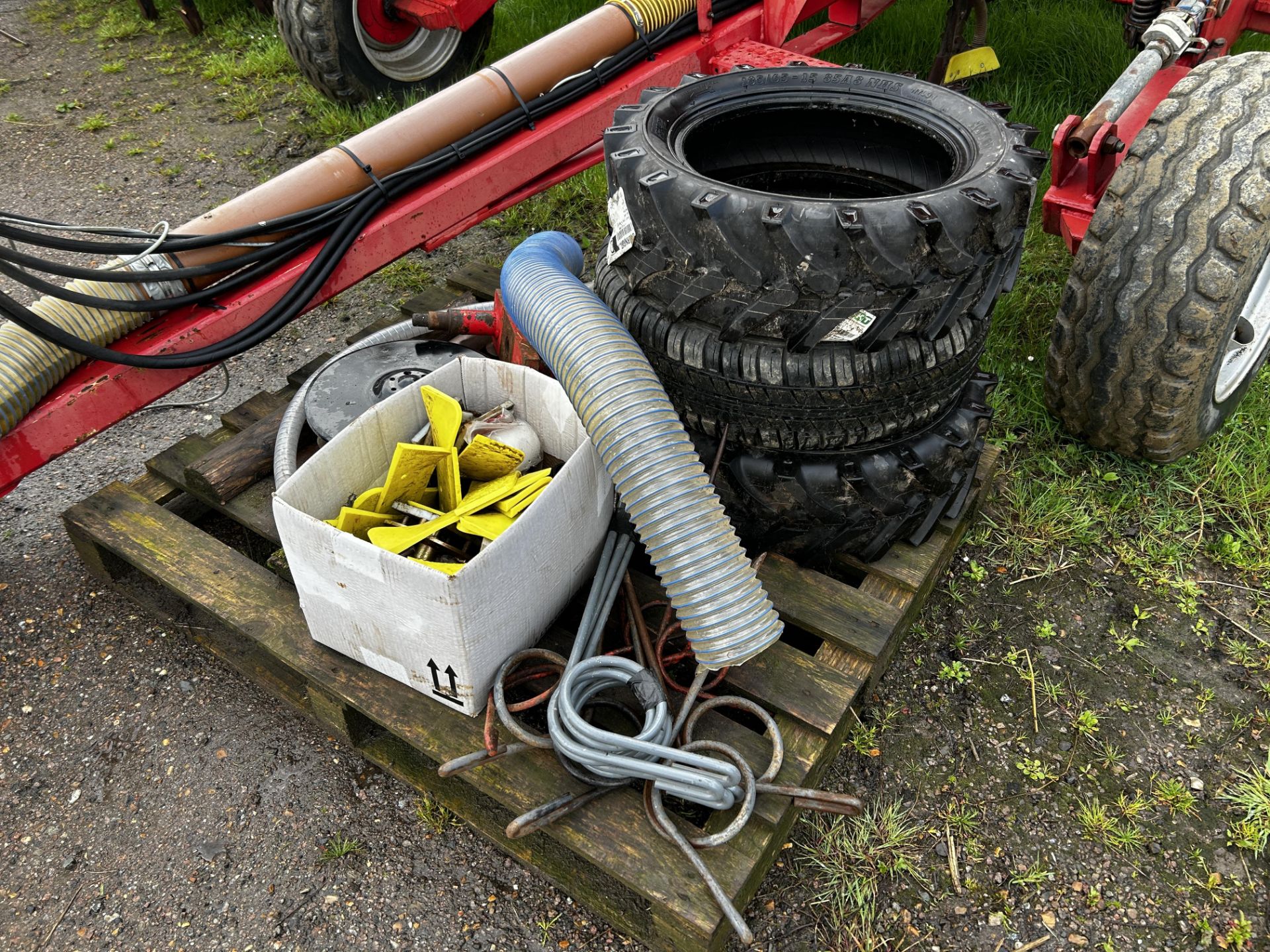 Horsch CO4 4m tine drill. With tramline, control box, various spares and manuals. V. - Bild 49 aus 54