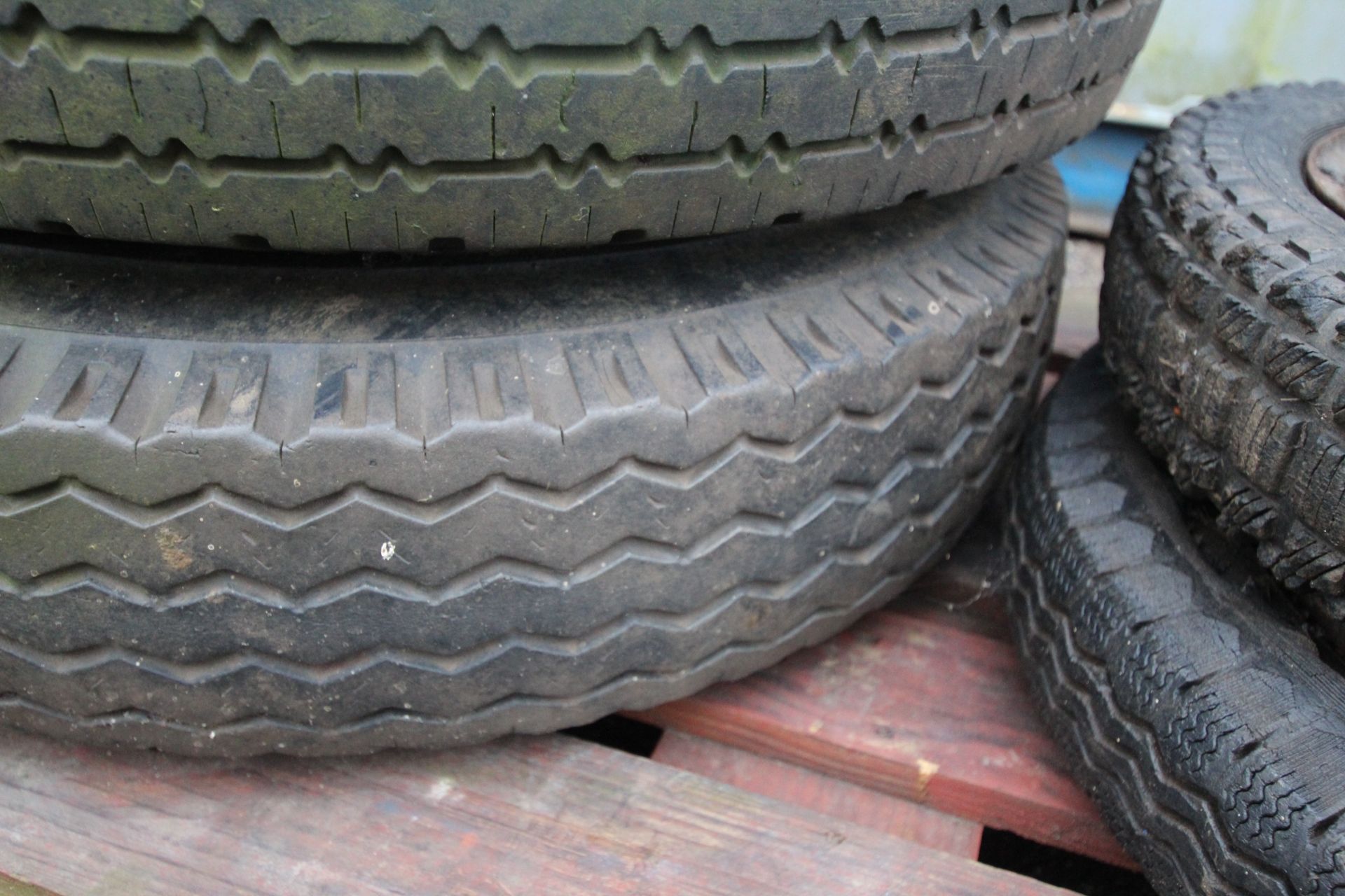 Pair of Ferguson trailer wheels and tyres. V - Image 4 of 4