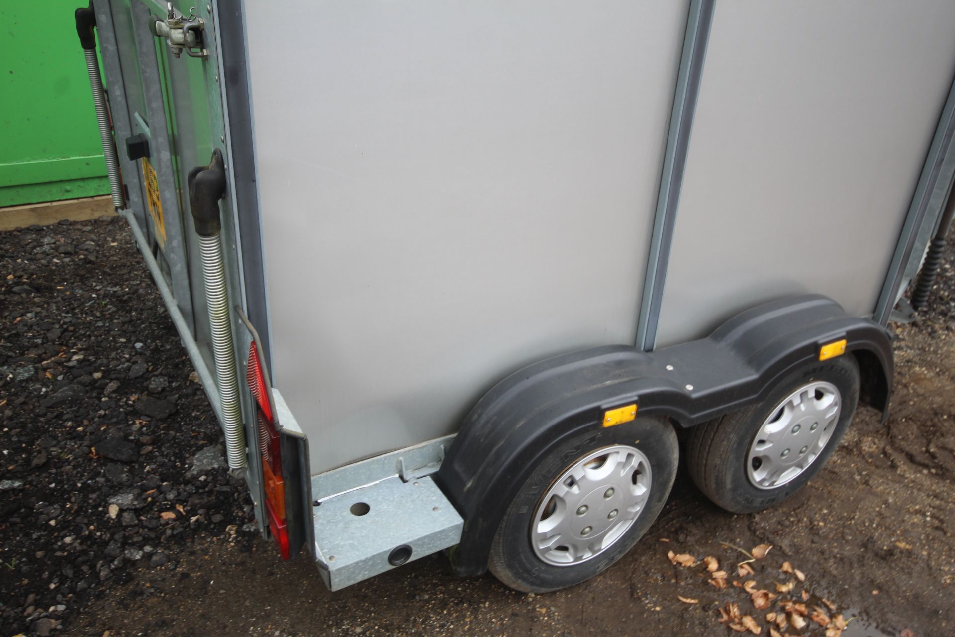 Ifor Williams HB505 two horse twin axle horsebox. Manual held. - Image 36 of 47