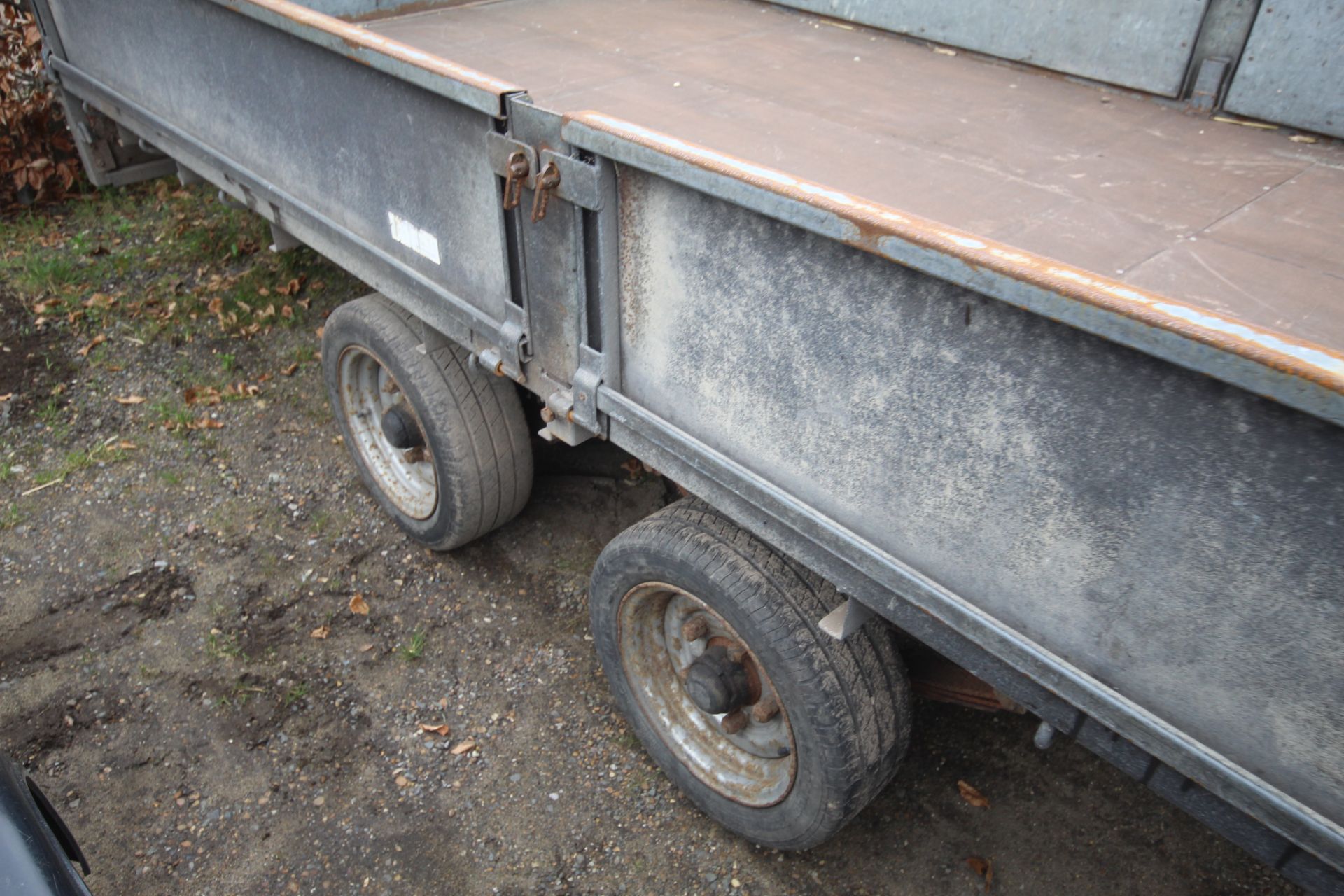 Ifor Williams 14ft twin axle flat bed trailer. With manual crane, sides and recent new floor. Key - Image 9 of 39