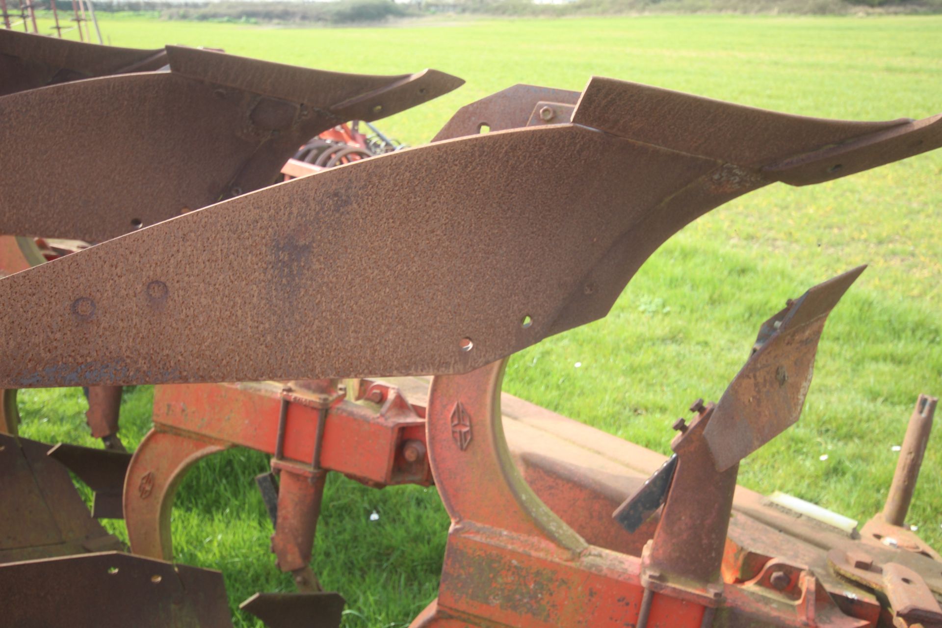 Gregoire Besson 5+1F reversible plough. 1997. One farm from new. V - Image 8 of 24