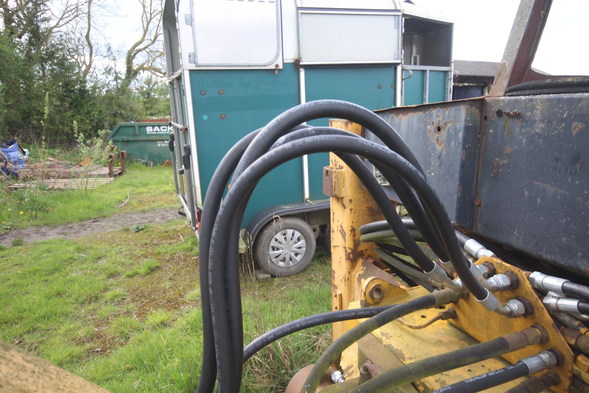 International Harvester 260A 2WD backhoe loader. Registration CWJ 891T (no paperwork). Date of first - Bild 36 aus 104