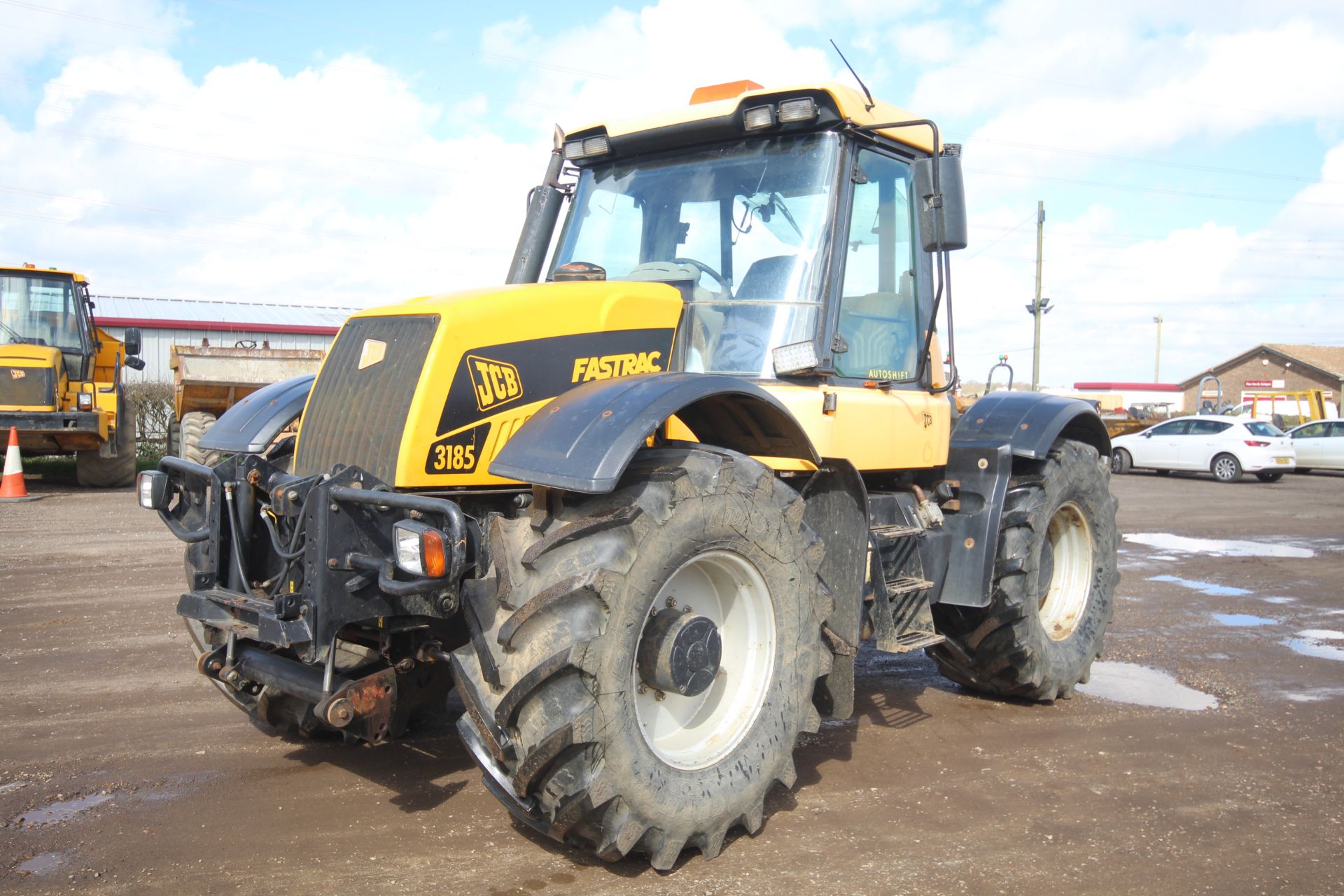 JCB Fastrac 3185 Autoshift 4WD tractor. Registration X642 AHT. Date of first registration 04/09/