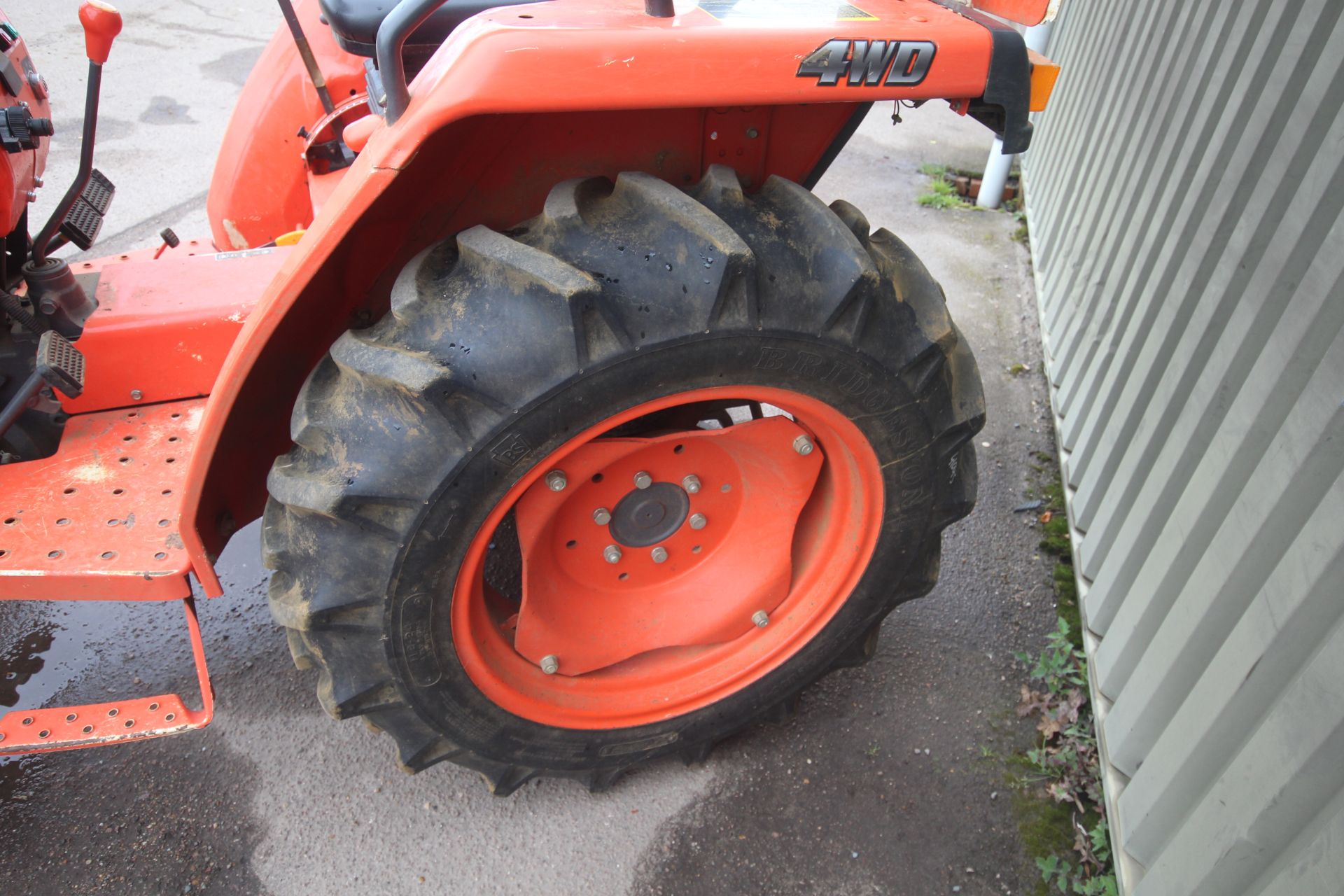 Kubota L3200 4WD compact tractor. Registration AY15 CYZ. Date of first registration xx/xx/2015. - Image 23 of 30