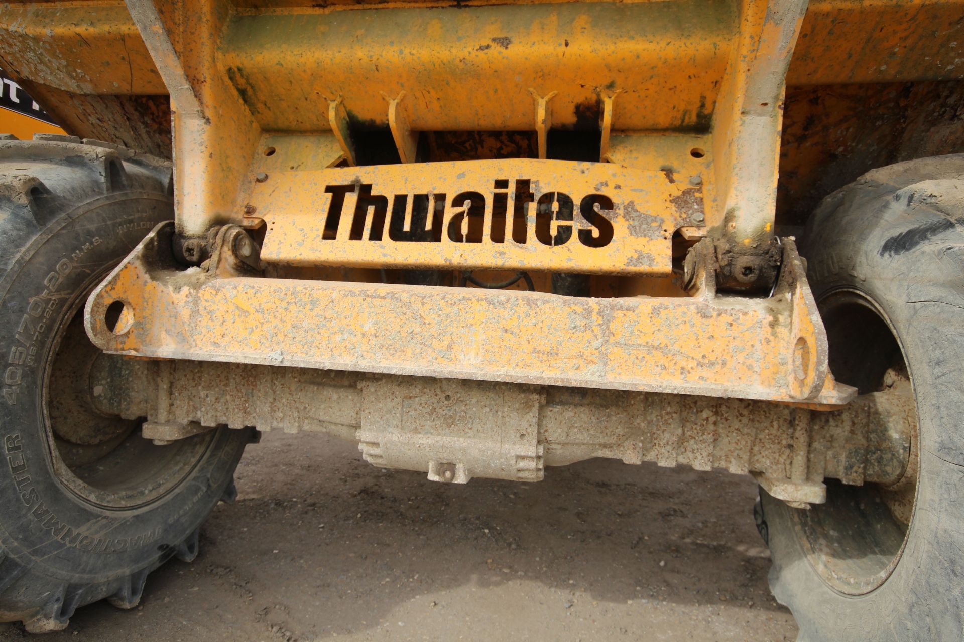 Thwaites 6T 4WD dumper. 2009. Hours TBC. Serial number SLCM565ZZ90887177. 405/70-20 wheels and - Image 5 of 35