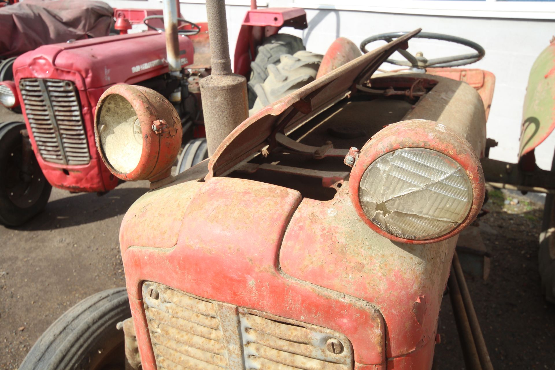 Massey Ferguson 35 23C 4cyl diesel 2WD tractor. Registration 260 ABJ. Date of first registration - Bild 5 aus 35