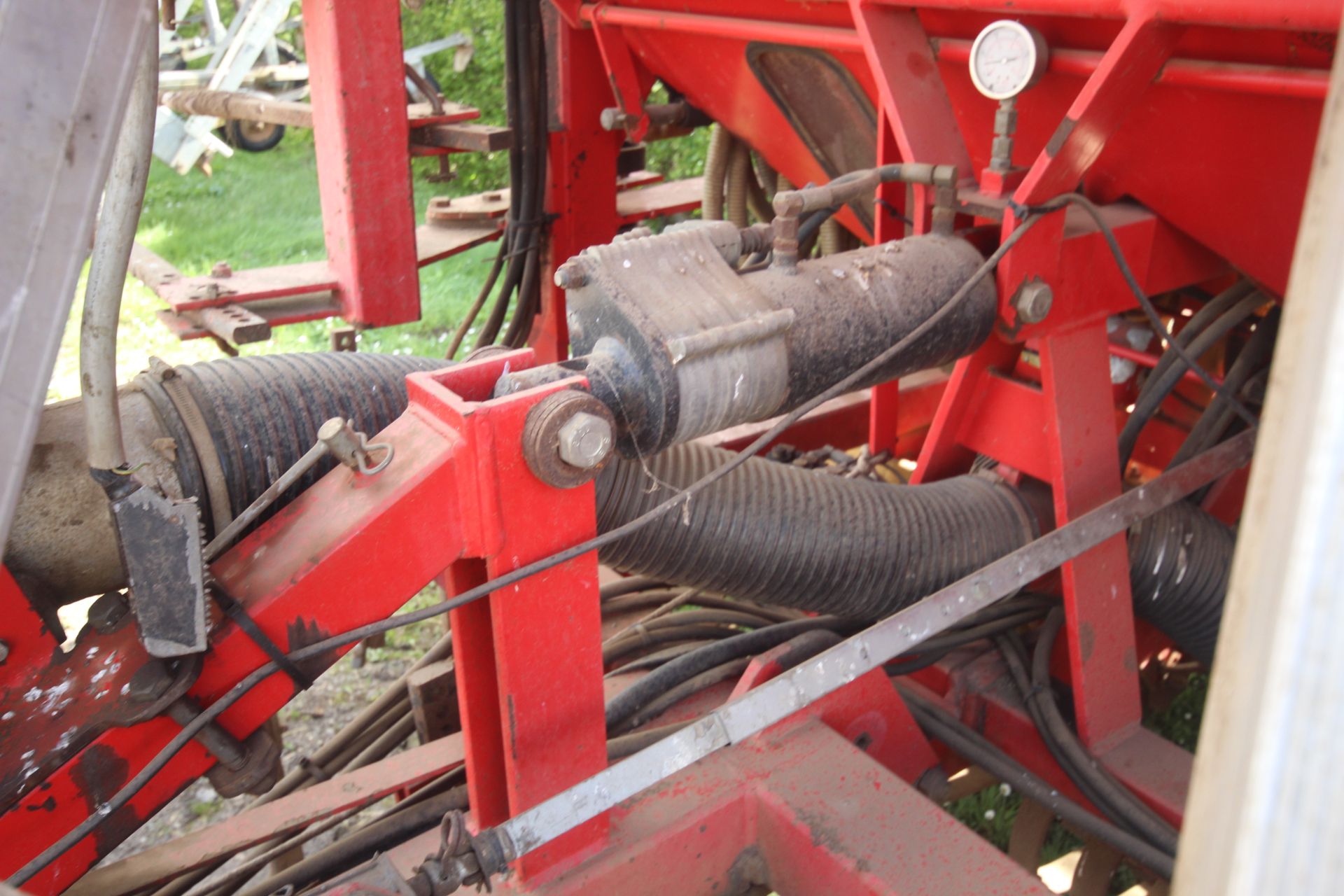 **UPDATED DESCRIPTION** Vaderstad Rapid 800F 8m disc drill. With rigid tines, levelling paddles, two - Image 9 of 60
